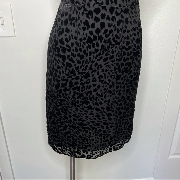 L'agence One Sleeve Shift Animal Print Dress Sheer Black Color Velvet Size 2 - Picture 6 of 10